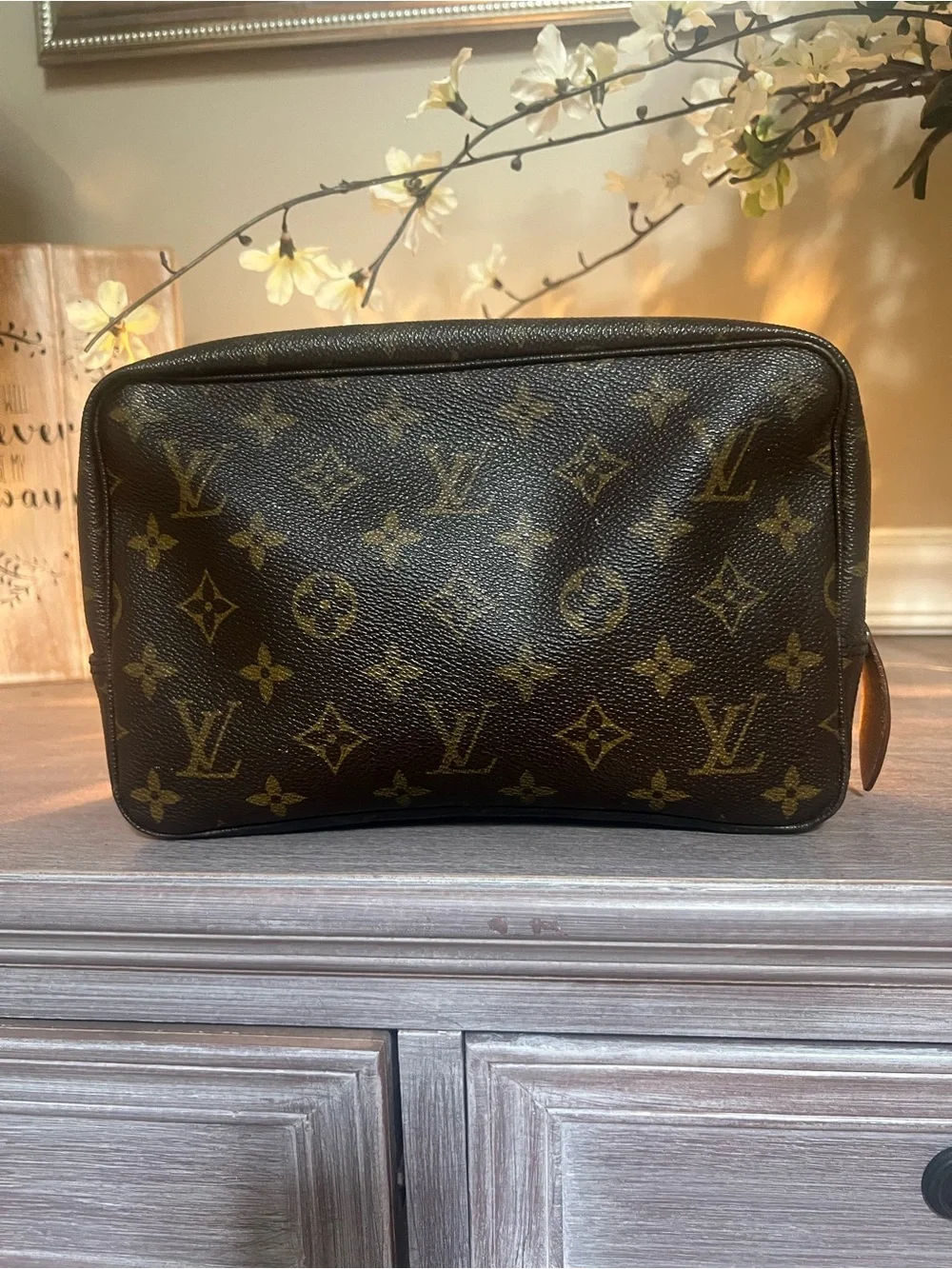 Louis Vuitton Trousse 28